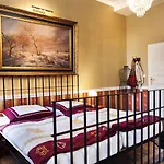 Aparthotel The Gate Garden 4*