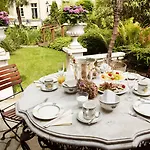 Aparthotel The Gate Garden 4*