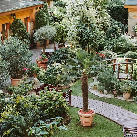 Lägenhetshotell The Gate Garden 4*